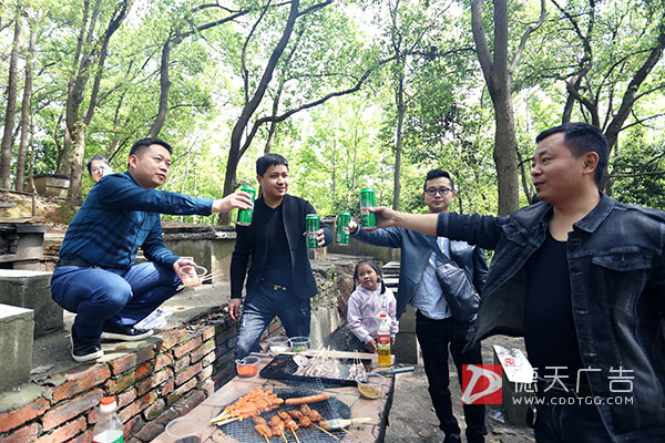 常德市德天廣告有限公司,品牌設(shè)計(jì),活動策劃,影視攝制,廣告設(shè)備租賃,媒體廣告推廣,
